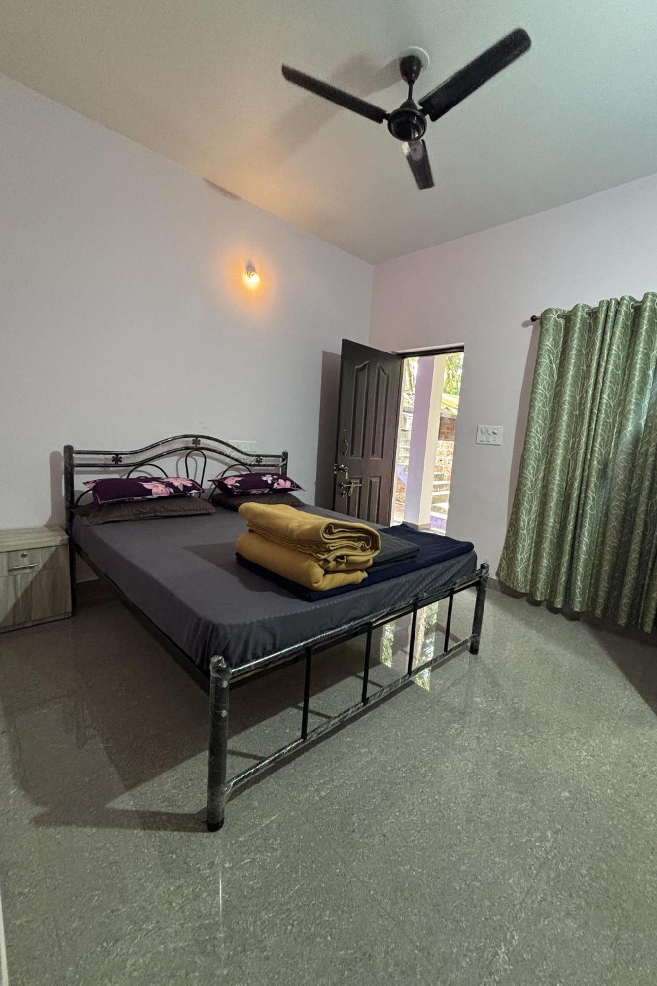 Tamasha Goa Vagator Hostel Szoba fotó