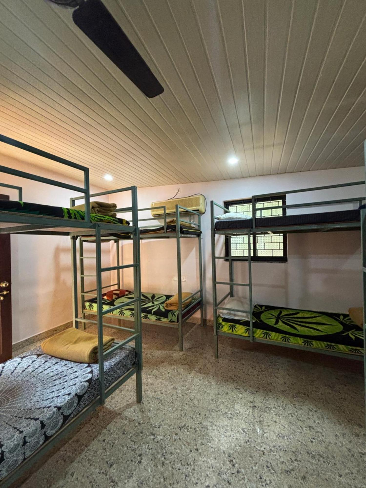 Tamasha Goa Vagator Hostel Szoba fotó